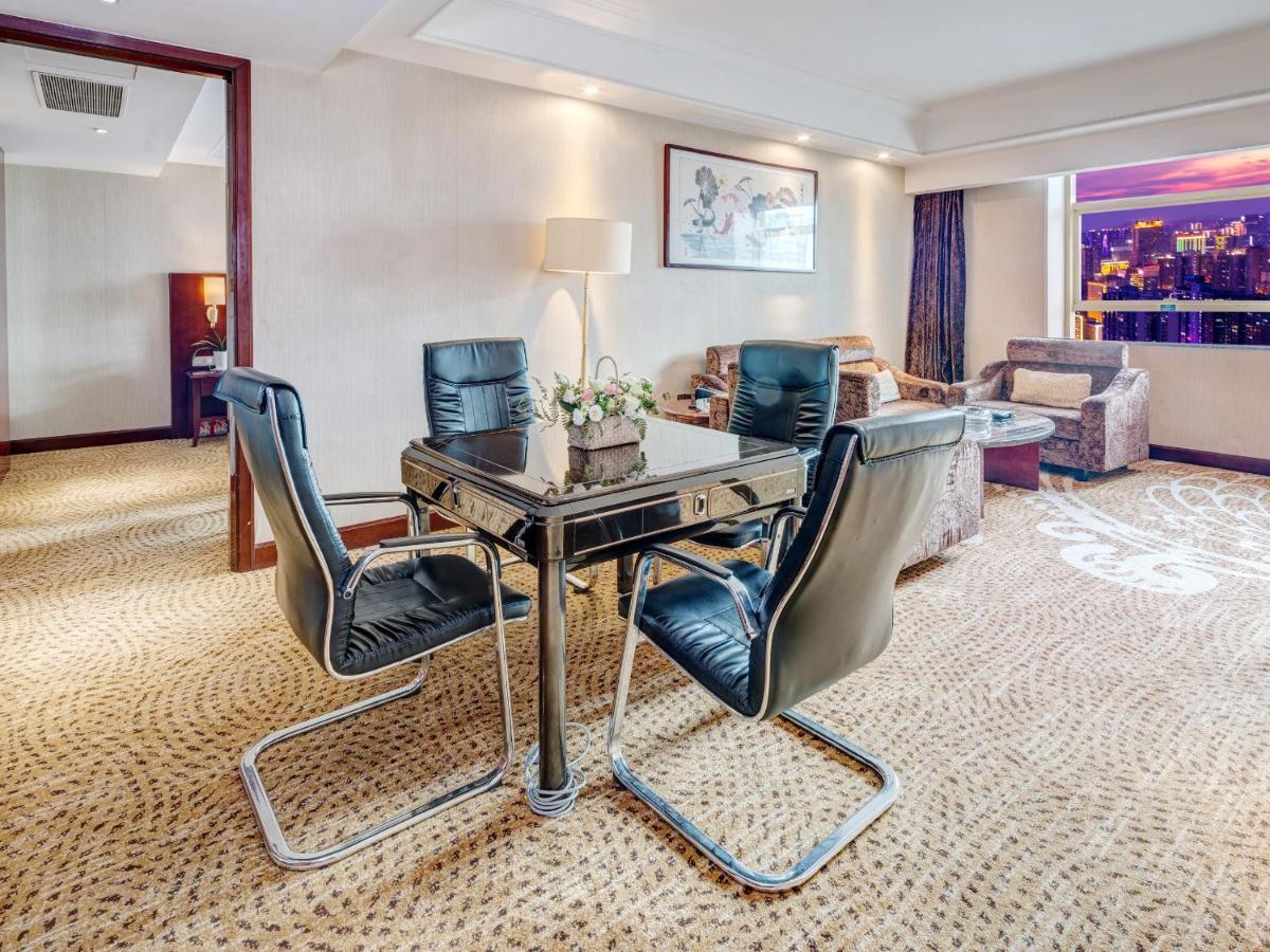 Days Hotel & Suites China Town---Five Minutes To Reach Changsha Station, The Metro Line 2 & Line 6 Are Nearby,Free Gym & Laundromat,Chinese And Western Buffet Breakfast Is Offered On The 31St Floor Zewnętrze zdjęcie