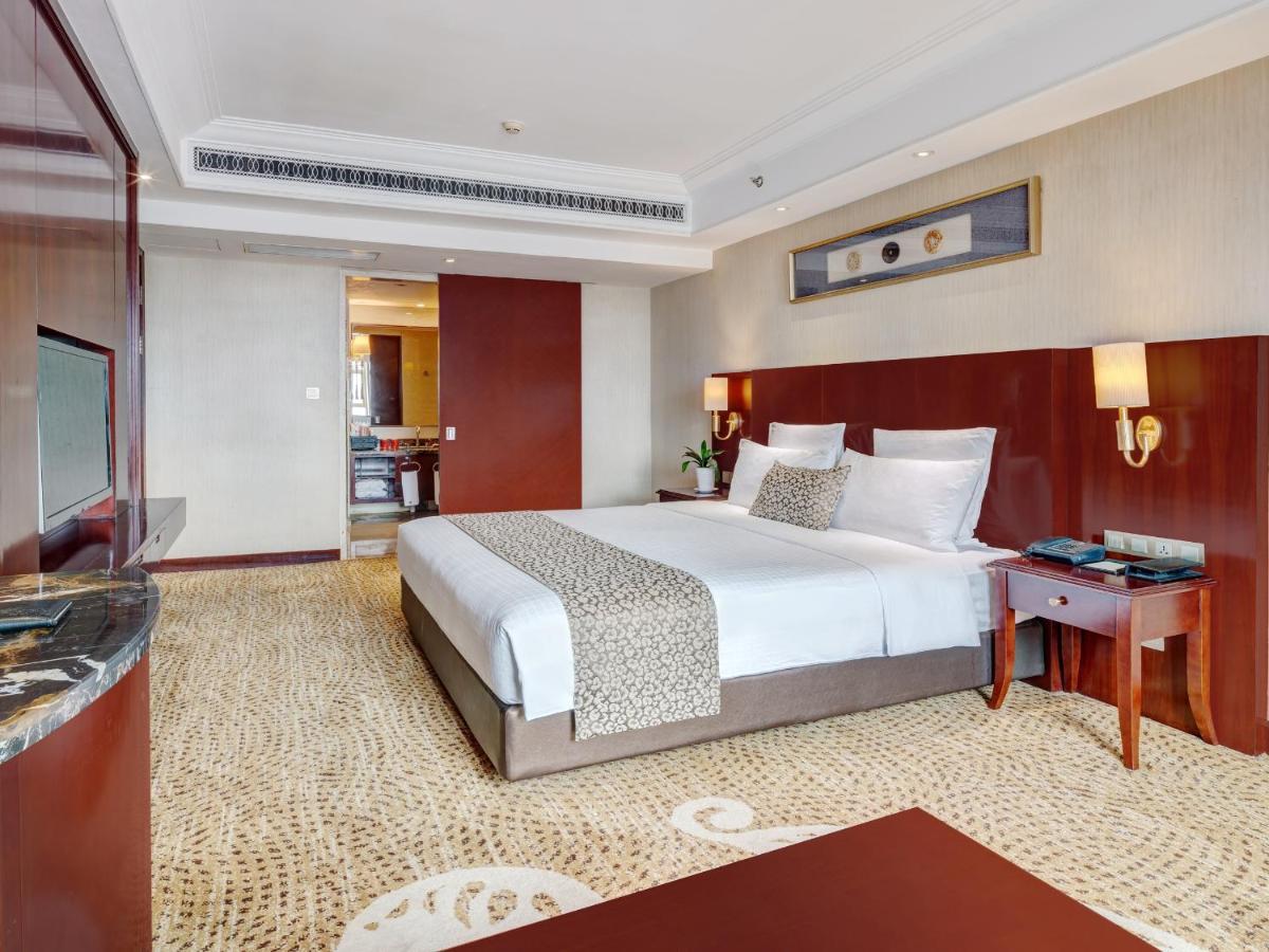 Days Hotel & Suites China Town---Five Minutes To Reach Changsha Station, The Metro Line 2 & Line 6 Are Nearby,Free Gym & Laundromat,Chinese And Western Buffet Breakfast Is Offered On The 31St Floor Zewnętrze zdjęcie