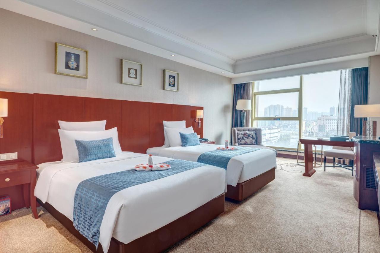 Days Hotel & Suites China Town---Five Minutes To Reach Changsha Station, The Metro Line 2 & Line 6 Are Nearby,Free Gym & Laundromat,Chinese And Western Buffet Breakfast Is Offered On The 31St Floor Zewnętrze zdjęcie