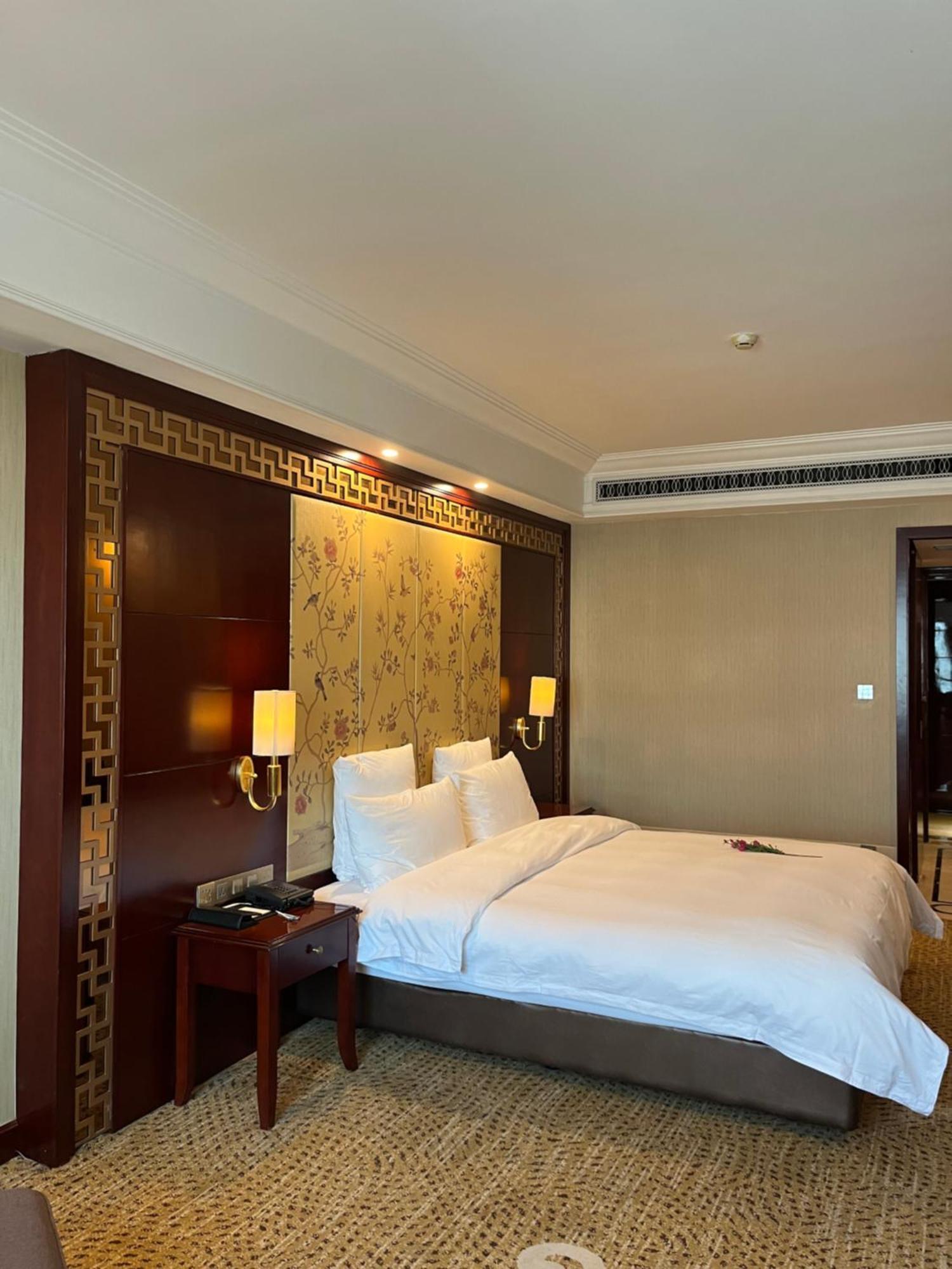 Days Hotel & Suites China Town---Five Minutes To Reach Changsha Station, The Metro Line 2 & Line 6 Are Nearby,Free Gym & Laundromat,Chinese And Western Buffet Breakfast Is Offered On The 31St Floor Zewnętrze zdjęcie